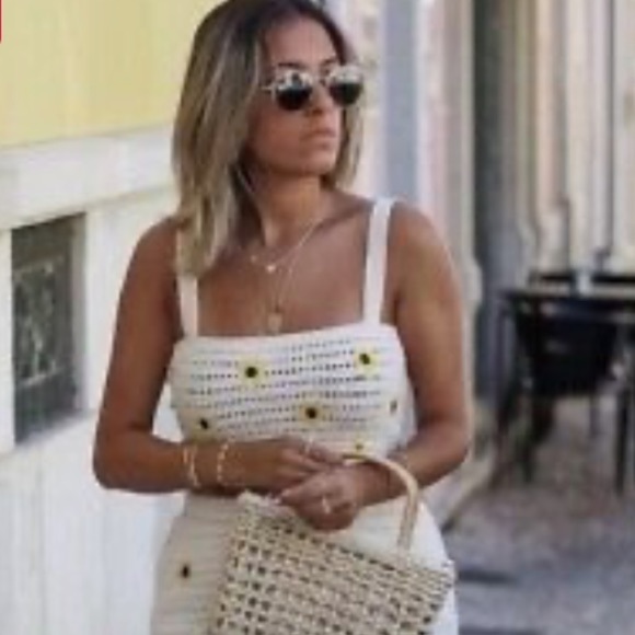 ZARA Crocheted Embroidered  Top Bloggers Favourite flower daisy size M - Picture 2 of 10